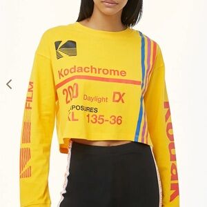 Kodak Graphic Cropped shirt – Retro Film Logo (Small)